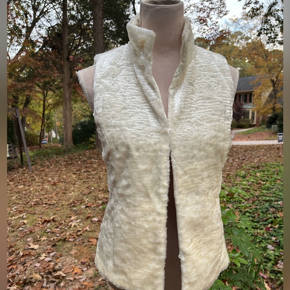 Lauren Ralph Lauren Classic Faux Fur Quilted Reversible Vest, Cream, EUC, Small